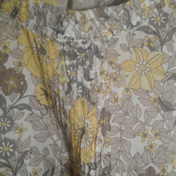 Old Navy cotton blouse - Picture 3 of 4